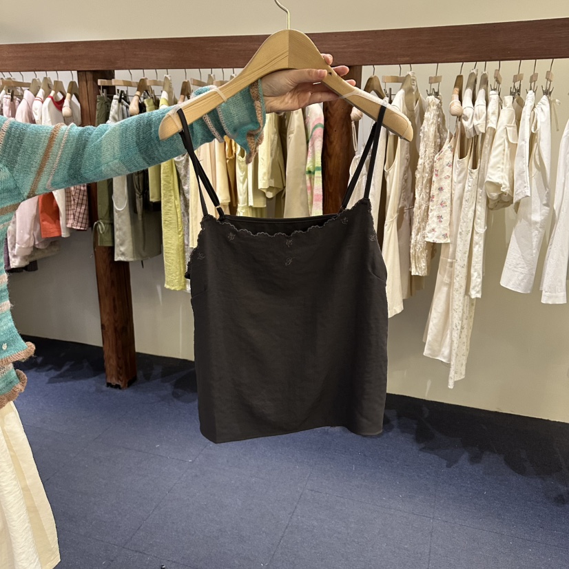 FURE韓國東大門直郵女裝新款時尚休閑26春夏吊帶背心刺繡柔軟FURE吊帶/背心圖色2