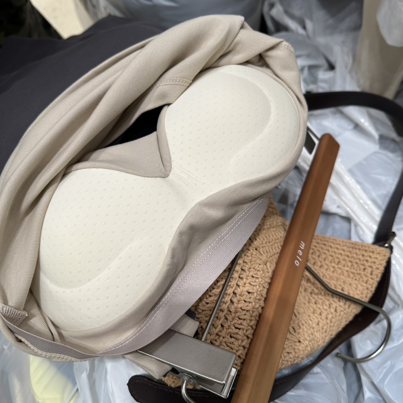 MELO韓國東大門直郵女裝新品人氣推薦熱賣職業時尚吊帶背心MELO吊帶/背心