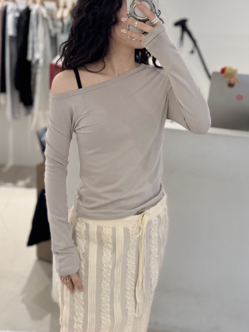 MELTED-P韓國代購女士新品26春夏推薦人氣熱賣時尚長袖T恤MELTED-P長袖T恤