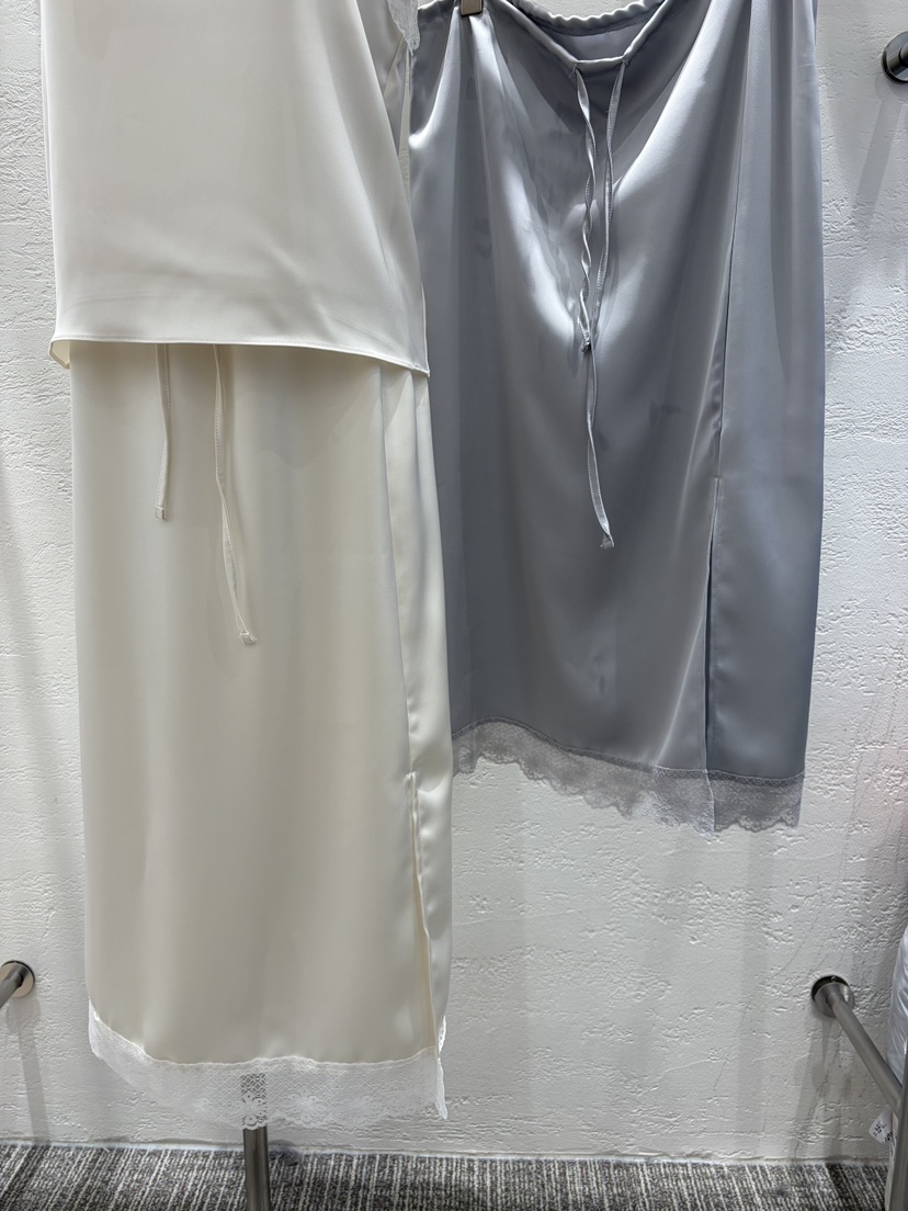 AT THE TOP韓國直郵女裝新品休閑時尚熱賣26春夏長裙蕾絲AT THE TOP長裙