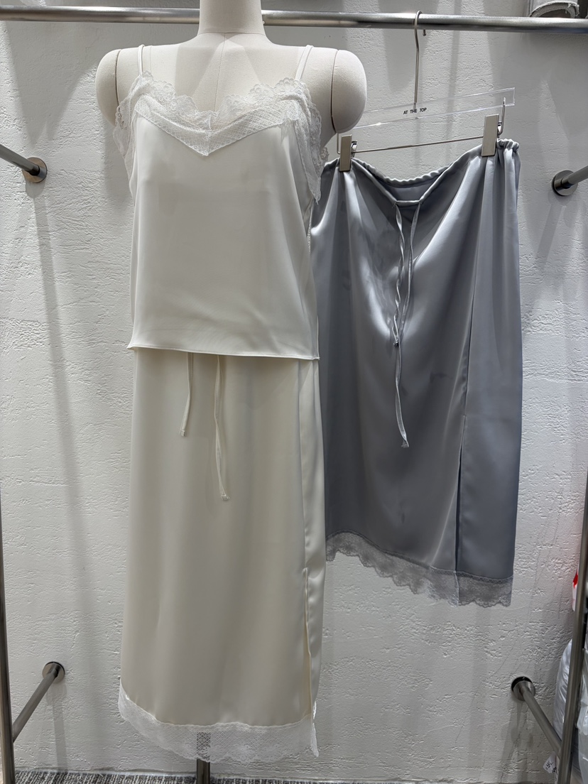 AT THE TOP韓國直郵女裝新品休閑時尚熱賣26春夏長裙蕾絲AT THE TOP長裙