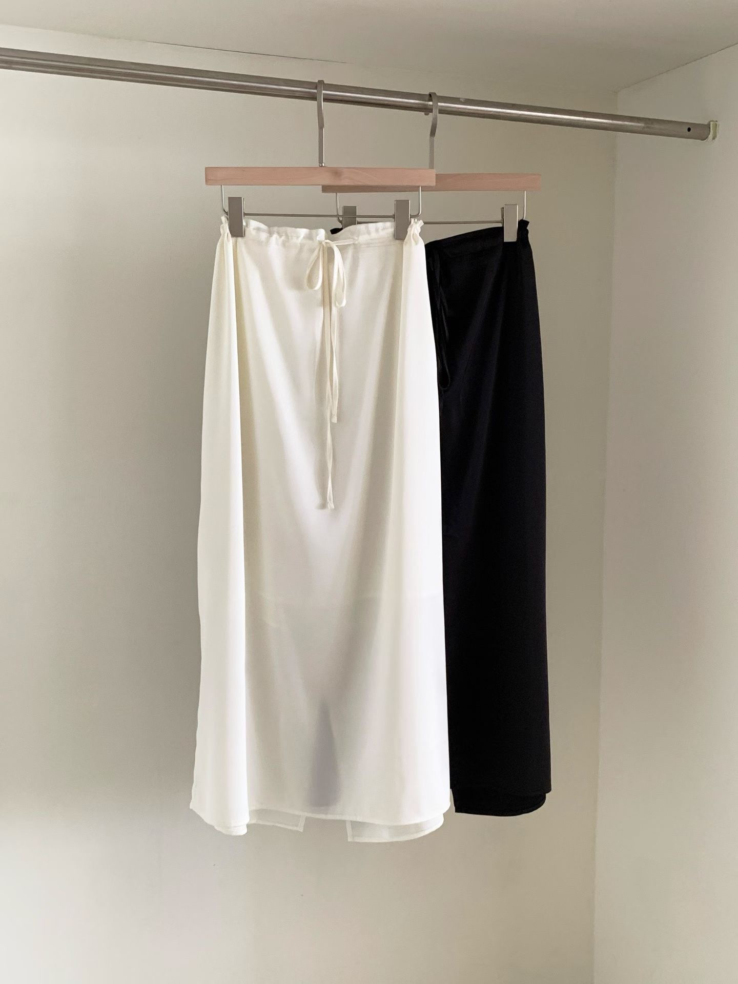 AND韓國東大門直郵女裝新款熱賣26春夏人氣推薦職業長裙緞面AND長裙