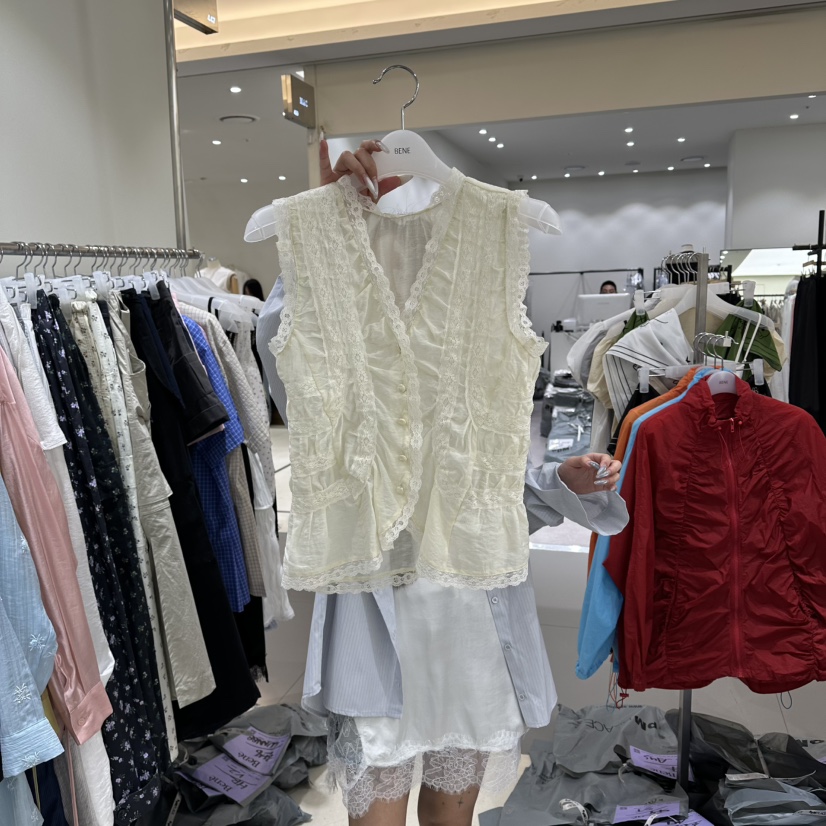 BENE韓國直郵女士新款時尚熱賣職業人氣26春夏襯衫蕾絲衫褶皺BENE襯衫/蕾絲衫圖色1