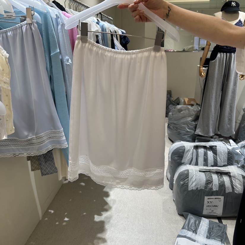 MOREMORE韓國東大門直郵女士新品26春夏半身裙中短裙蕾絲more more半身裙/中短裙