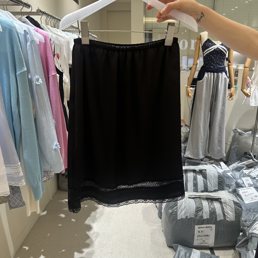 MOREMORE韓國東大門直郵女士新品26春夏半身裙中短裙蕾絲more more半身裙/中短裙圖色3