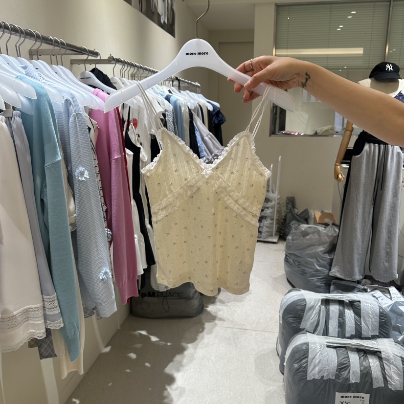 MOREMORE韓國東大門直郵女士新品熱賣吊帶背心荷葉邊花朵more more吊帶/背心圖色2