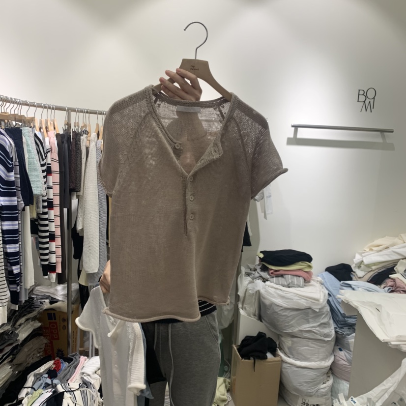 BY BOMI韓國直郵實拍女士新品職業26春夏推薦熱賣T恤紐扣BY BOMIT恤圖色4