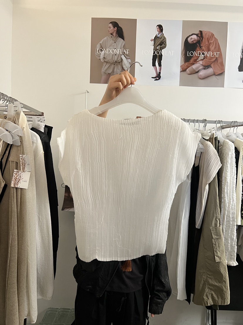 LONDON FLAT東大門代購女士新款26春夏時尚人氣熱賣T恤褶皺LONDON FLATT恤