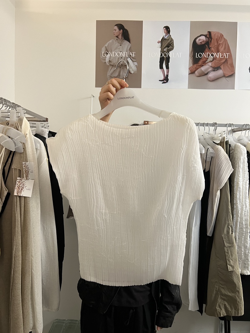 LONDON FLAT東大門代購女士新款26春夏時尚人氣熱賣T恤褶皺LONDON FLATT恤圖色1