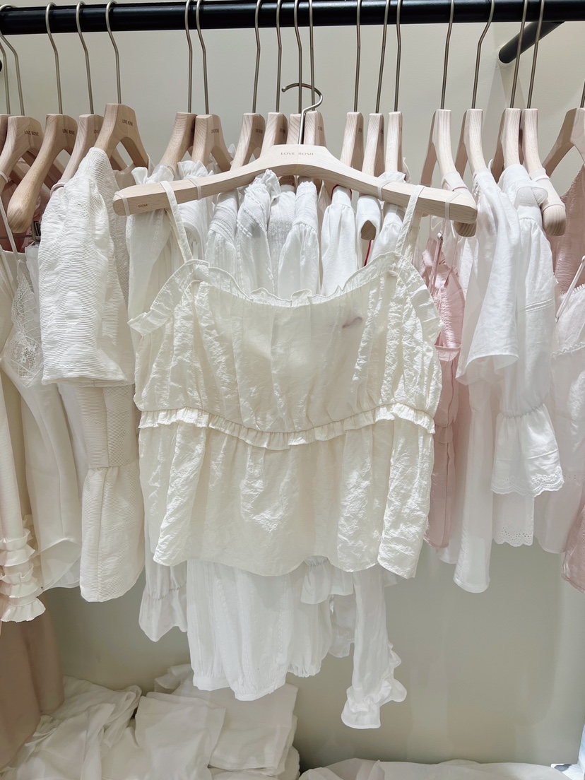 LOVE ROSIE東大門直郵女裝新品推薦休閑職業吊帶背心花朵LOVE ROSIE吊帶/背心圖色2