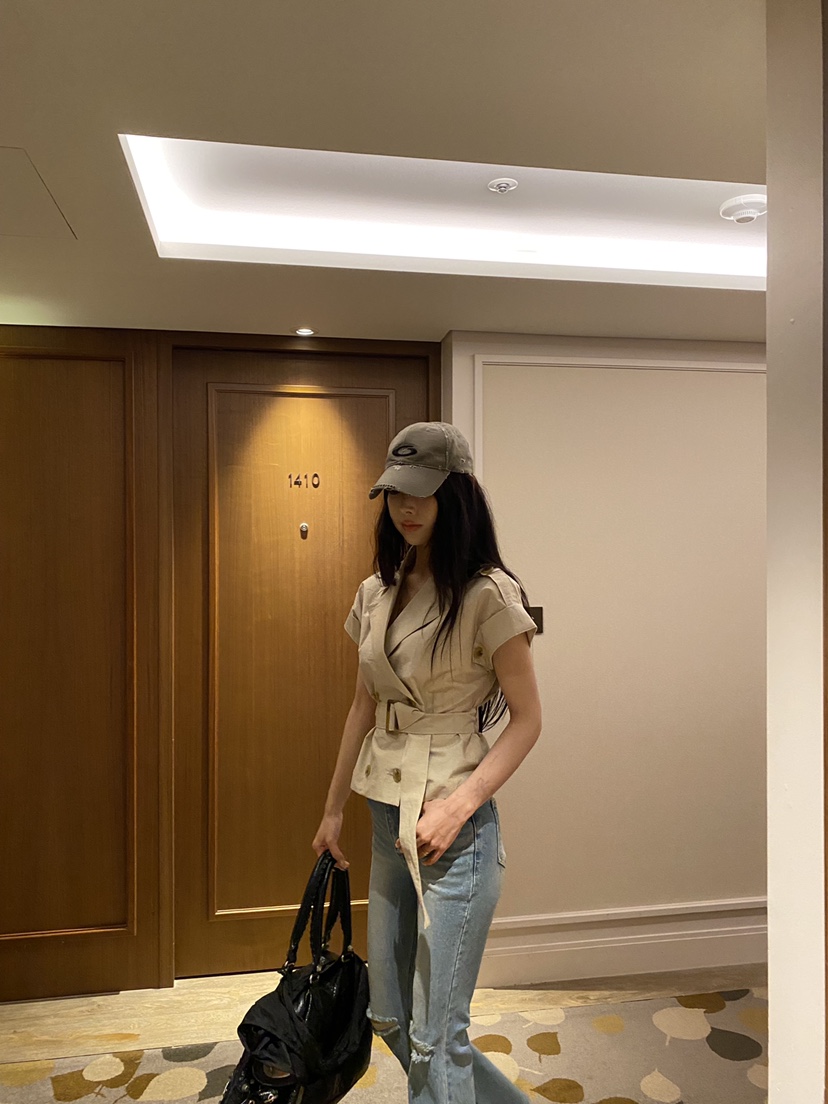 FOUREIGHT東大門實拍女裝新品熱賣人氣職業休閑夾克含腰帶FOUR EIGHT夾克