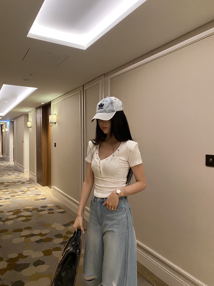 FOUREIGHT東大門直郵女裝新款真品推薦人氣熱賣26春夏T恤FOUR EIGHTT恤