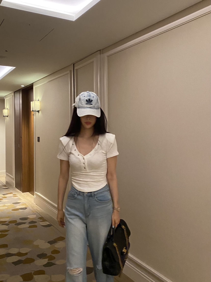 FOUREIGHT東大門直郵女裝新款真品推薦人氣熱賣26春夏T恤FOUR EIGHTT恤