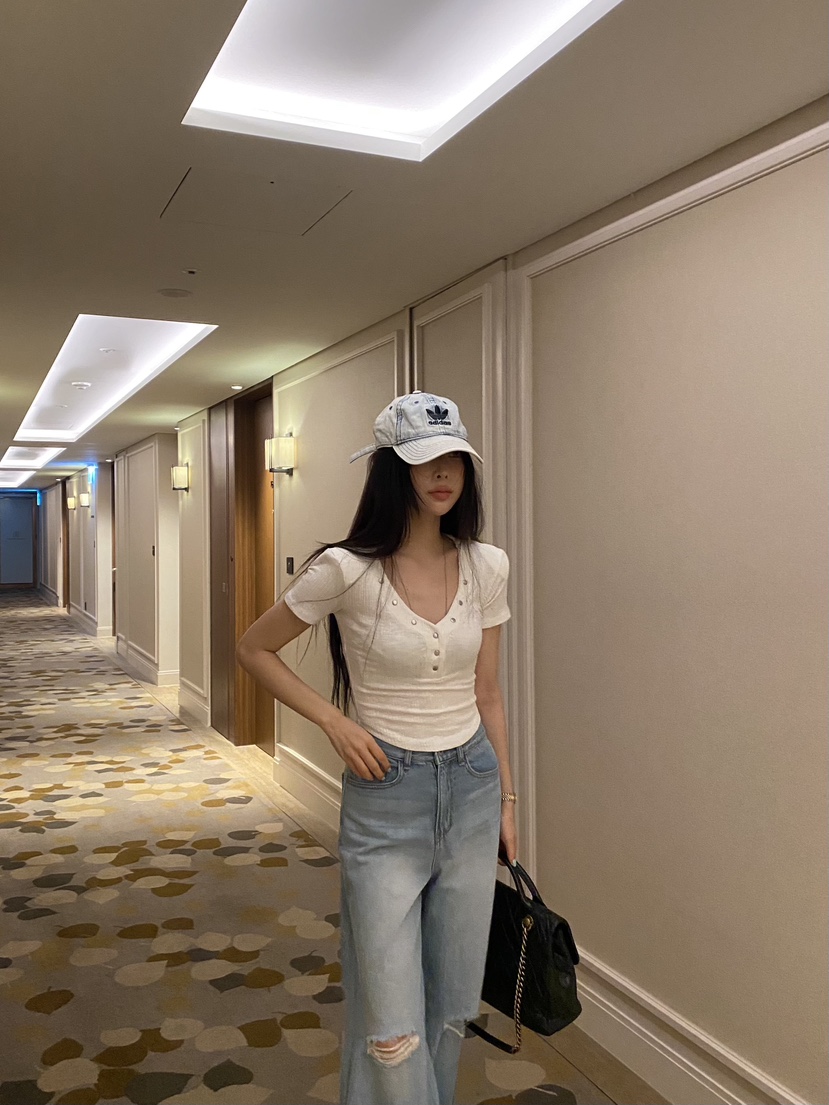 FOUREIGHT東大門直郵女裝新款真品推薦人氣熱賣26春夏T恤FOUR EIGHTT恤