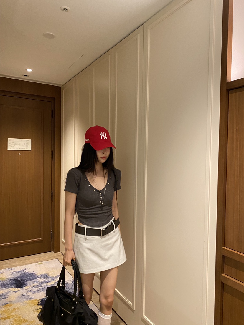 FOUREIGHT東大門直郵女裝新款真品推薦人氣熱賣26春夏T恤FOUR EIGHTT恤