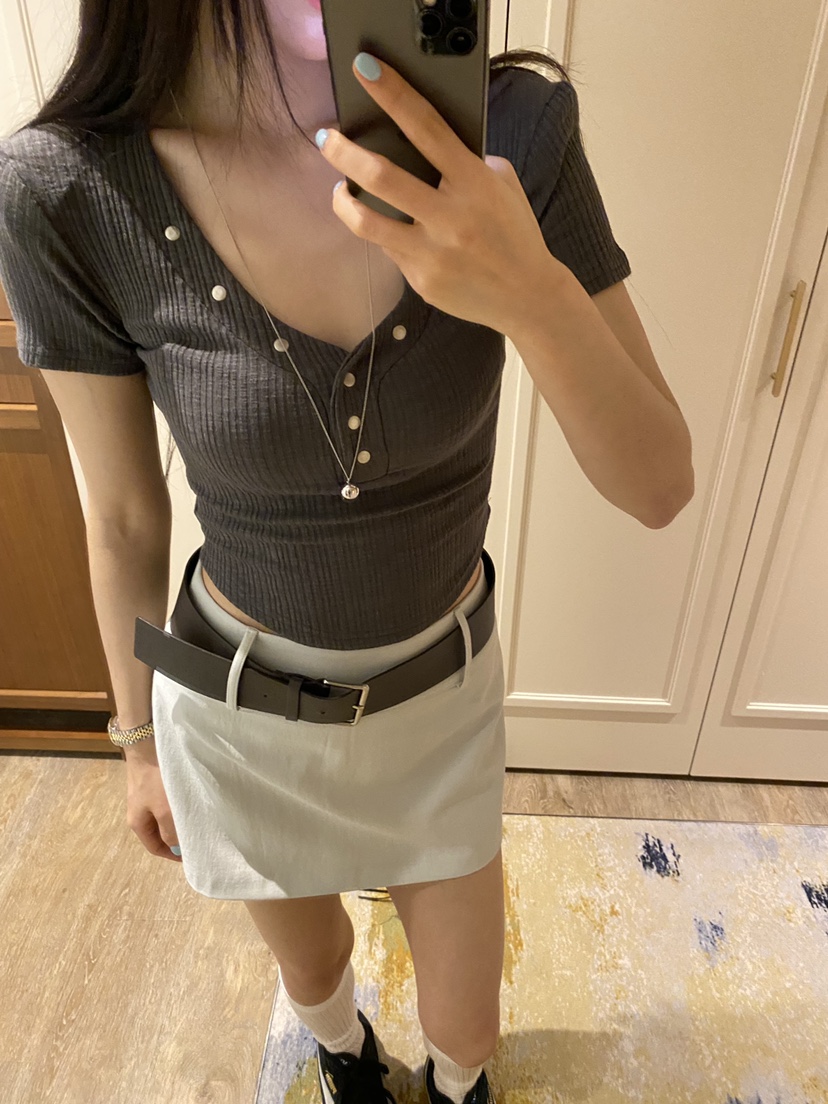 FOUREIGHT東大門直郵女裝新款真品推薦人氣熱賣26春夏T恤FOUR EIGHTT恤