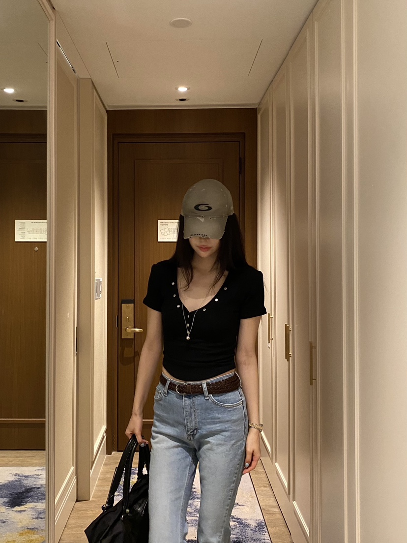 FOUREIGHT東大門直郵女裝新款真品推薦人氣熱賣26春夏T恤FOUR EIGHTT恤