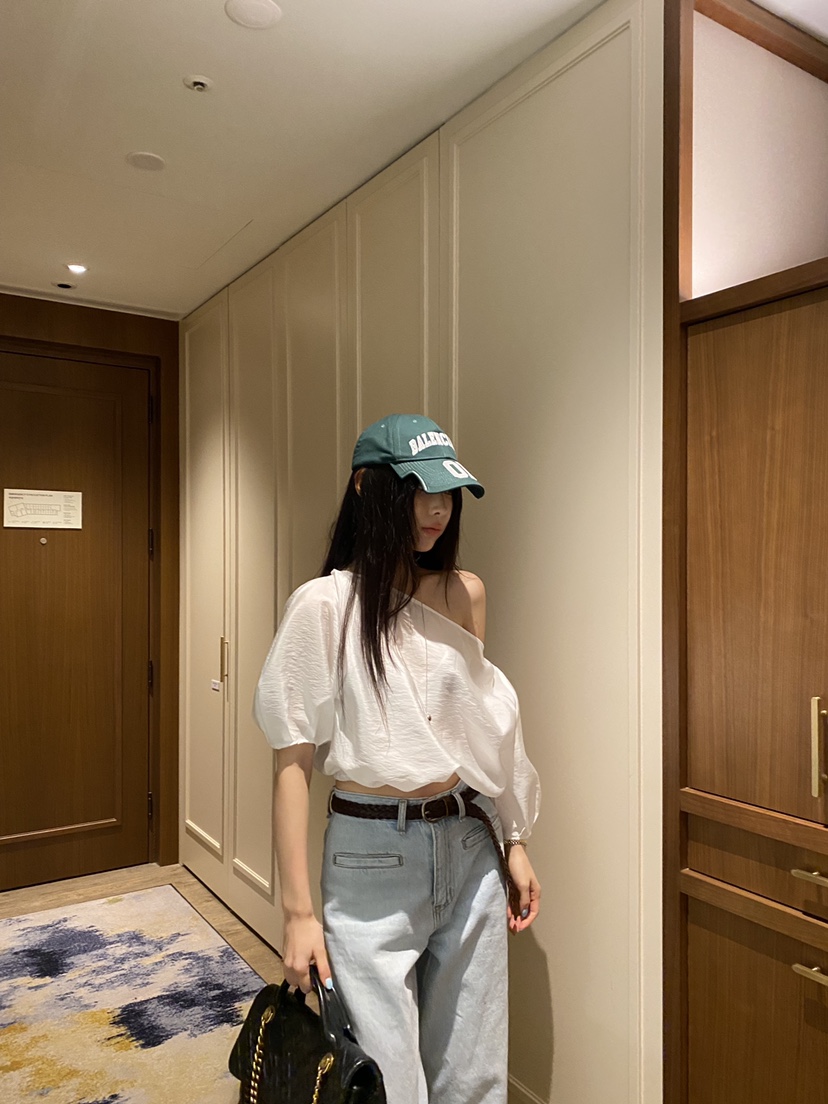 FOUREIGHT韓國代購女士新款推薦真品時尚熱賣人氣襯衫蕾絲衫FOUR EIGHT襯衫/蕾絲衫