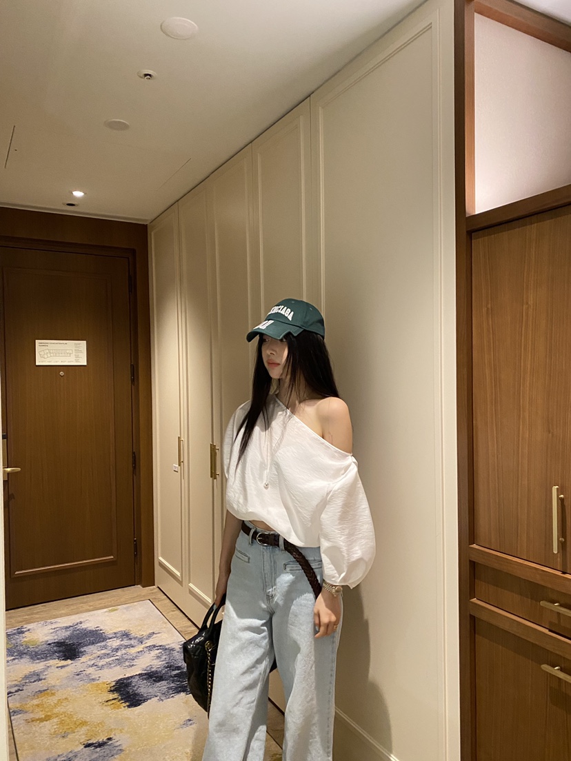 FOUREIGHT韓國代購女士新款推薦真品時尚熱賣人氣襯衫蕾絲衫FOUR EIGHT襯衫/蕾絲衫