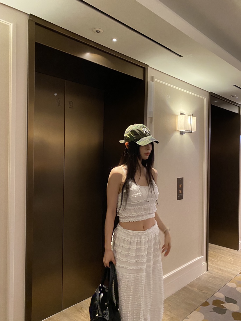 FOUREIGHT韓國直郵女裝新品時尚職業26春夏推薦熱賣吊帶背心FOUR EIGHT吊帶/背心