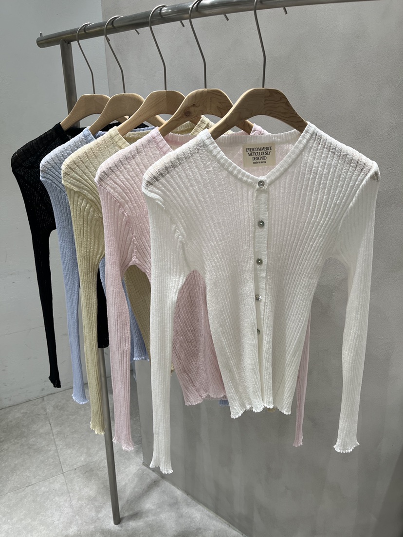 EVERCOMMERCE METICULOUSLY DESIGNED韓國代購女裝新款時尚針織衫EVERCOMMERCE METICULOUSLY DESIGNED針織衫