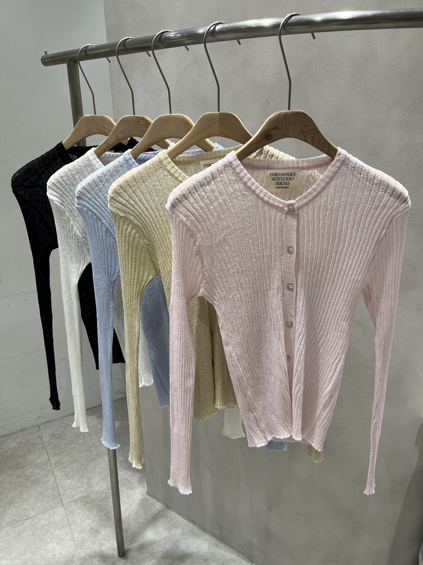 EVERCOMMERCE METICULOUSLY DESIGNED韓國代購女裝新款時尚針織衫EVERCOMMERCE METICULOUSLY DESIGNED針織衫