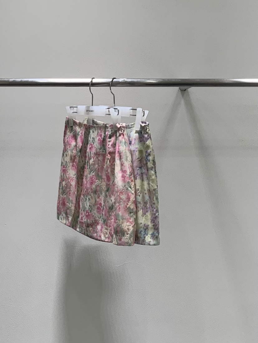 LOVE MOMENT東大門代購女士新品推薦時尚職業休閑短裙花朵LOVE MOMENT短裙