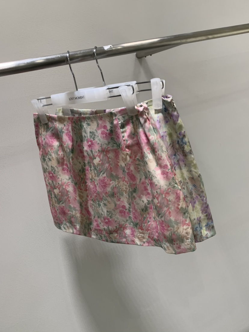 LOVE MOMENT東大門代購女士新品推薦時尚職業休閑短裙花朵LOVE MOMENT短裙