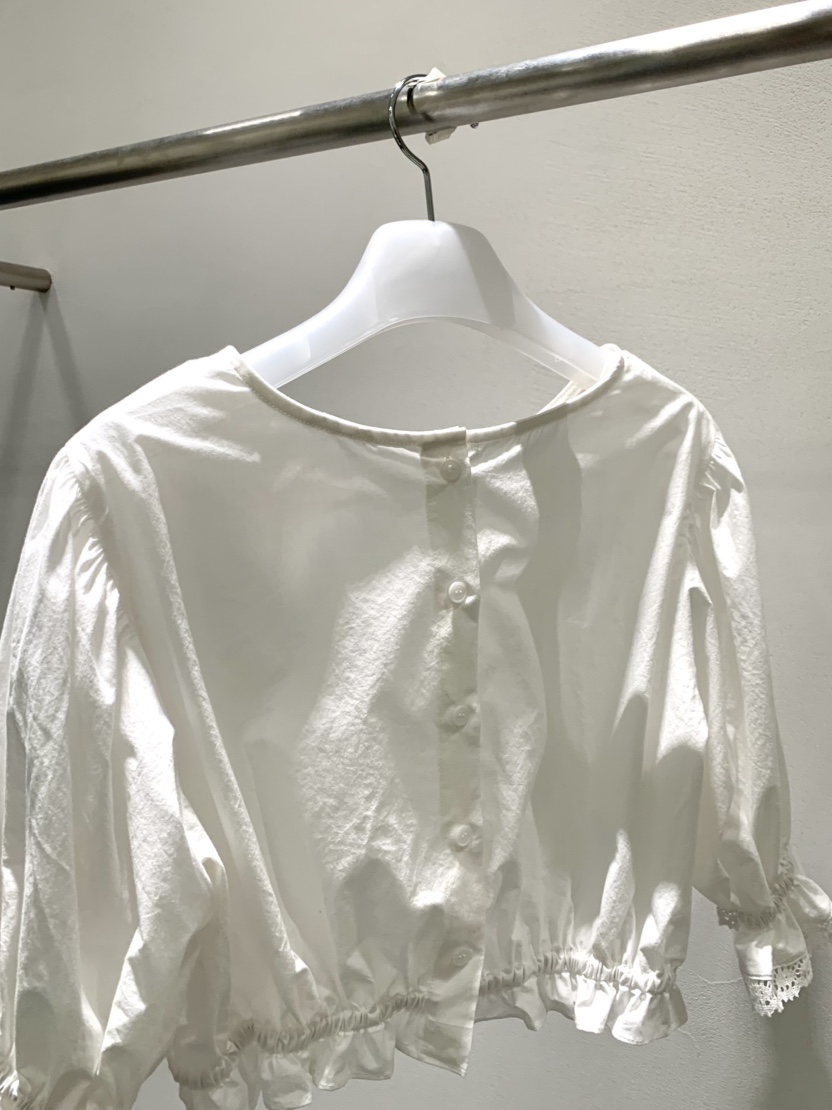 LOVE MOMENT東大門代購女裝新品時尚襯衫蕾絲衫泡泡袖刺繡蕾絲LOVE MOMENT襯衫/蕾絲衫