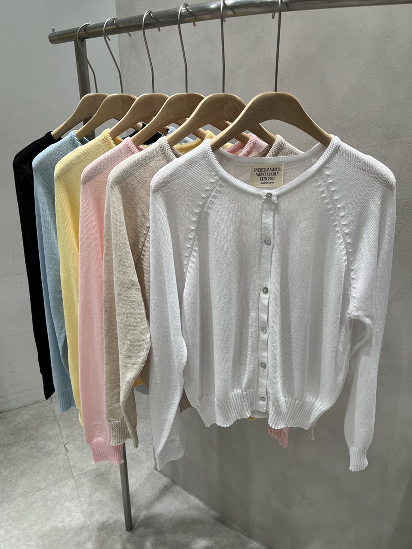 EVERCOMMERCE METICULOUSLY DESIGNED東大門實拍女士新品真品針織衫EVERCOMMERCE METICULOUSLY DESIGNED針織衫