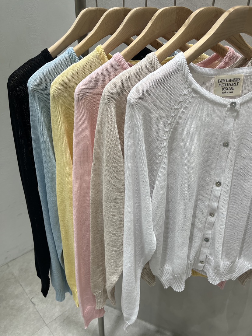 EVERCOMMERCE METICULOUSLY DESIGNED東大門實拍女士新品真品針織衫EVERCOMMERCE METICULOUSLY DESIGNED針織衫