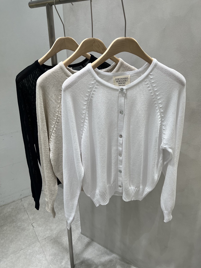 EVERCOMMERCE METICULOUSLY DESIGNED東大門實拍女士新品真品針織衫EVERCOMMERCE METICULOUSLY DESIGNED針織衫