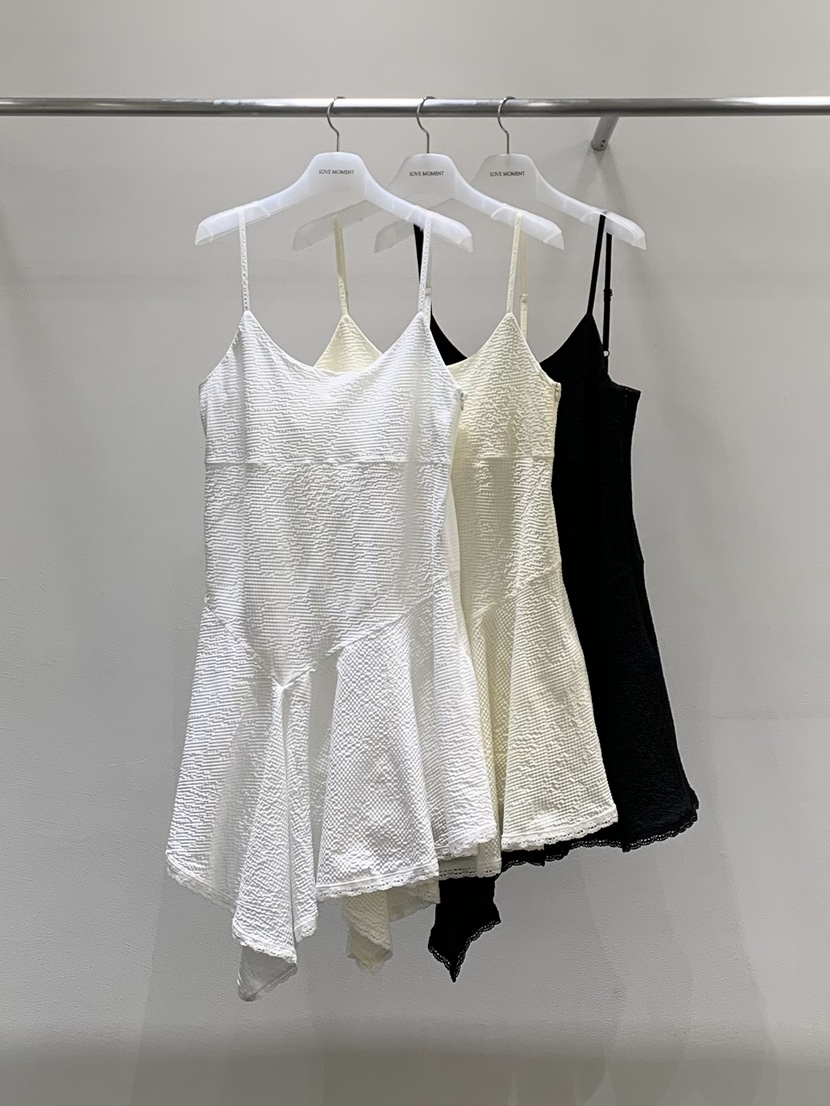 LOVE MOMENT韓國直郵女裝新品休閑26春夏連衣裙不對稱透視LOVE MOMENT連衣裙