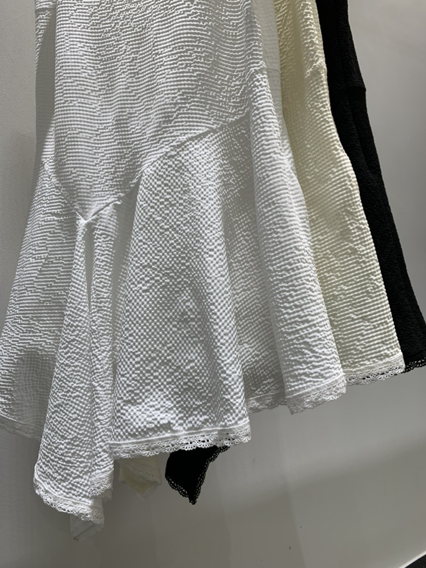 LOVE MOMENT韓國直郵女裝新品休閑26春夏連衣裙不對稱透視LOVE MOMENT連衣裙