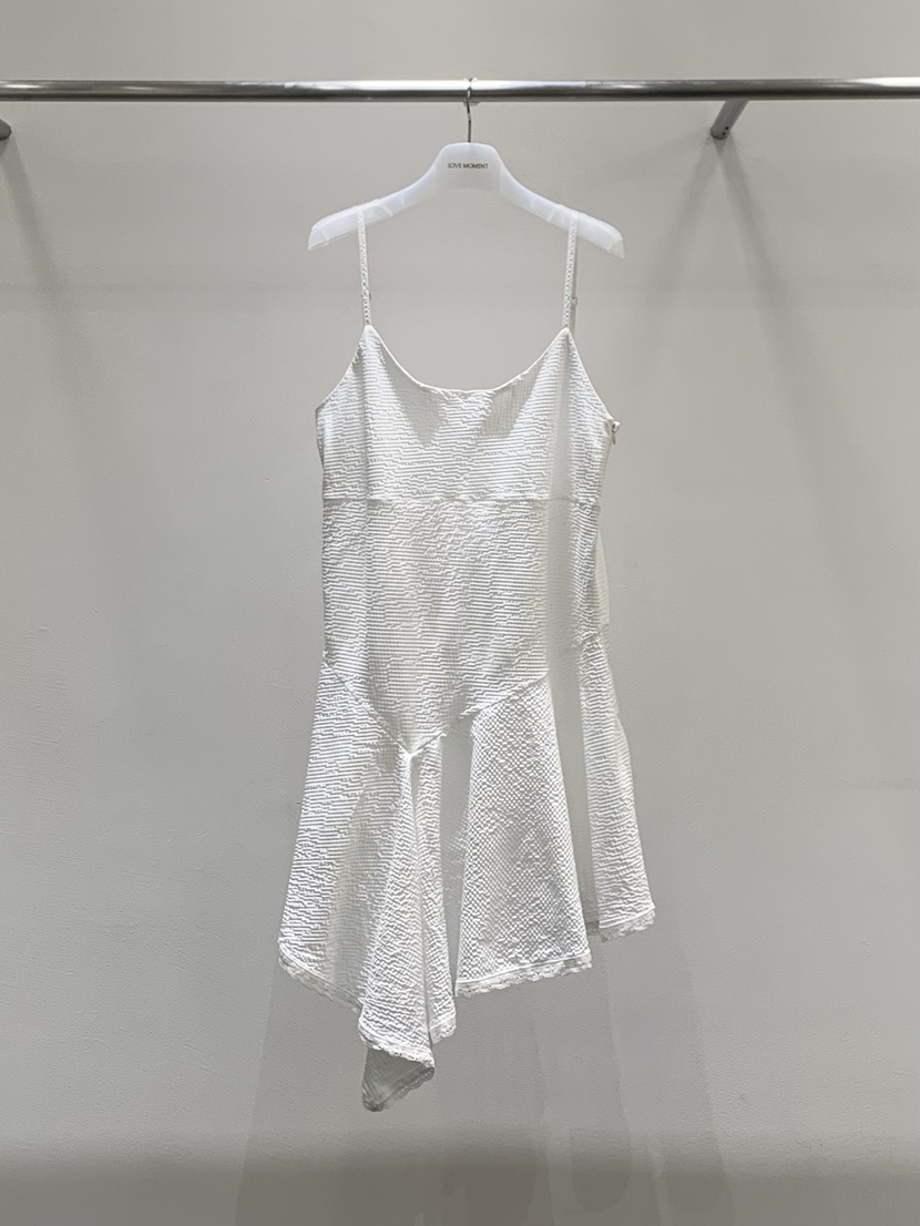 LOVE MOMENT韓國直郵女裝新品休閑26春夏連衣裙不對稱透視LOVE MOMENT連衣裙圖色1