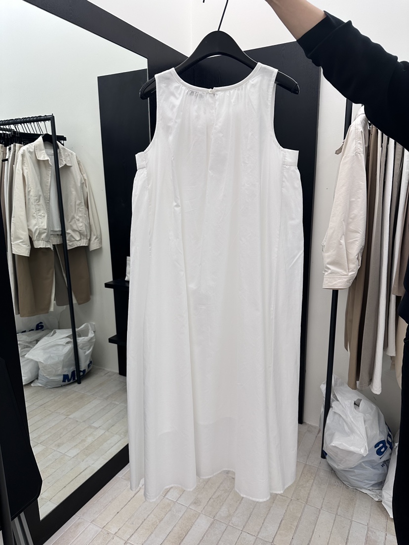 MOANI韓國直郵實拍女士新款職業人氣熱賣時尚推薦連衣裙褶皺MOANI連衣裙