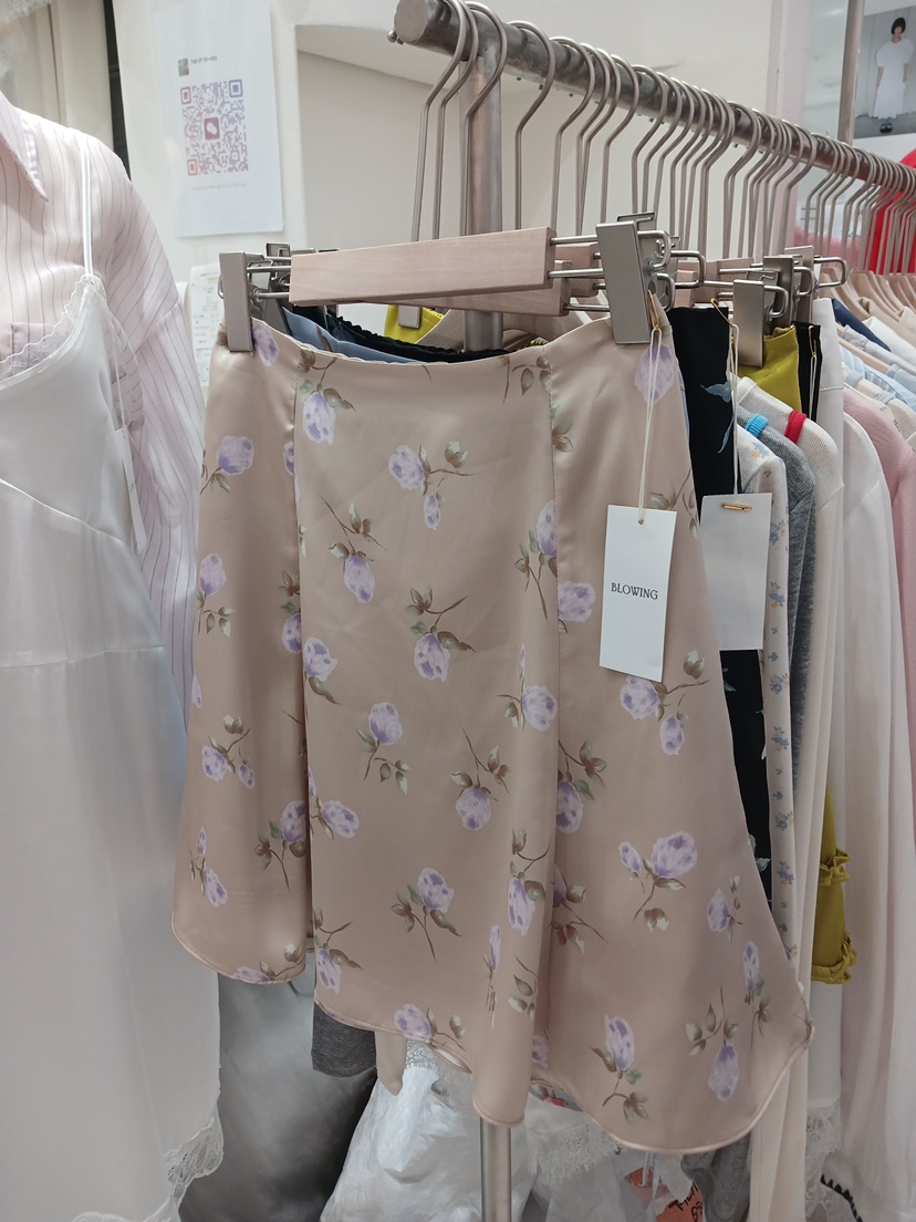 BLOWING韓國東大門直郵女士新款26春夏職業人氣半身裙中短裙BLOWING半身裙/中短裙圖色3