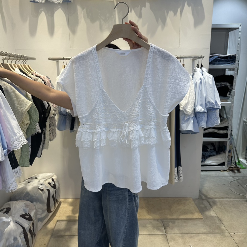 LADYBUG/ADORABLE韓國東大門直郵女裝新品熱賣襯衫蕾絲衫假兩件ADORABLE/LADYBUG襯衫/蕾絲衫圖色1