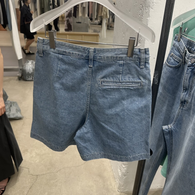 HELVETICA韓國直郵女士新品26春夏休閑熱賣時尚職業人氣短褲HELVETICA短褲