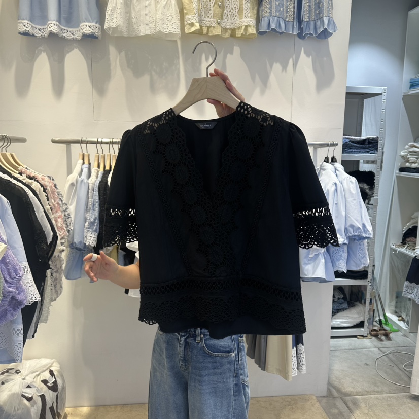 LADYBUG/ADORABLE韓國東大門直郵女士新品休閑襯衫蕾絲衫ADORABLE/LADYBUG襯衫/蕾絲衫圖色3