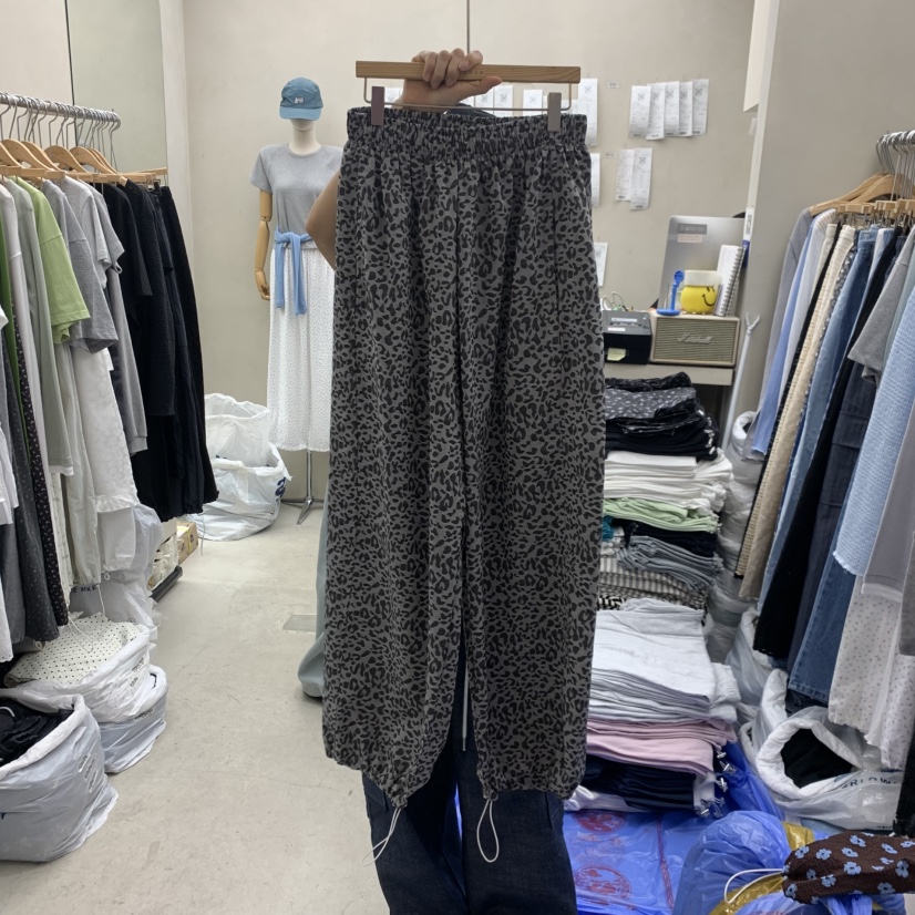 BREEZE韓國東大門代購女裝新品職業人氣推薦26春夏休閑褲提花BREEZE休閑褲圖色1