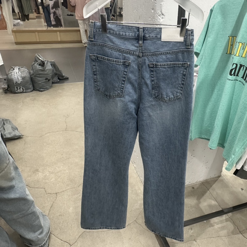 HELVETICA韓國直郵實拍女裝新品推薦26春夏時尚牛仔褲喇叭HELVETICA牛仔褲