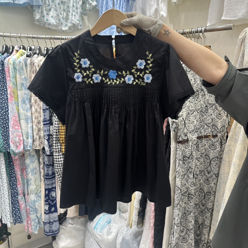 BIKINI韓國東大門代購女裝新款休閑時尚推薦襯衫蕾絲衫刺繡BIKINI襯衫/蕾絲衫圖色2