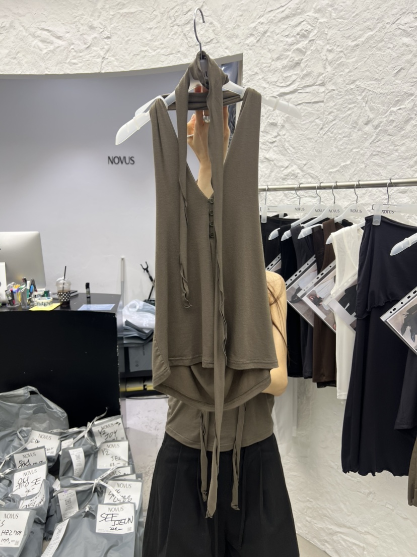 NOVUS韓國直郵實拍女裝新品休閑熱賣人氣26春夏吊帶背心含脖帶NOVUS吊帶/背心圖色2