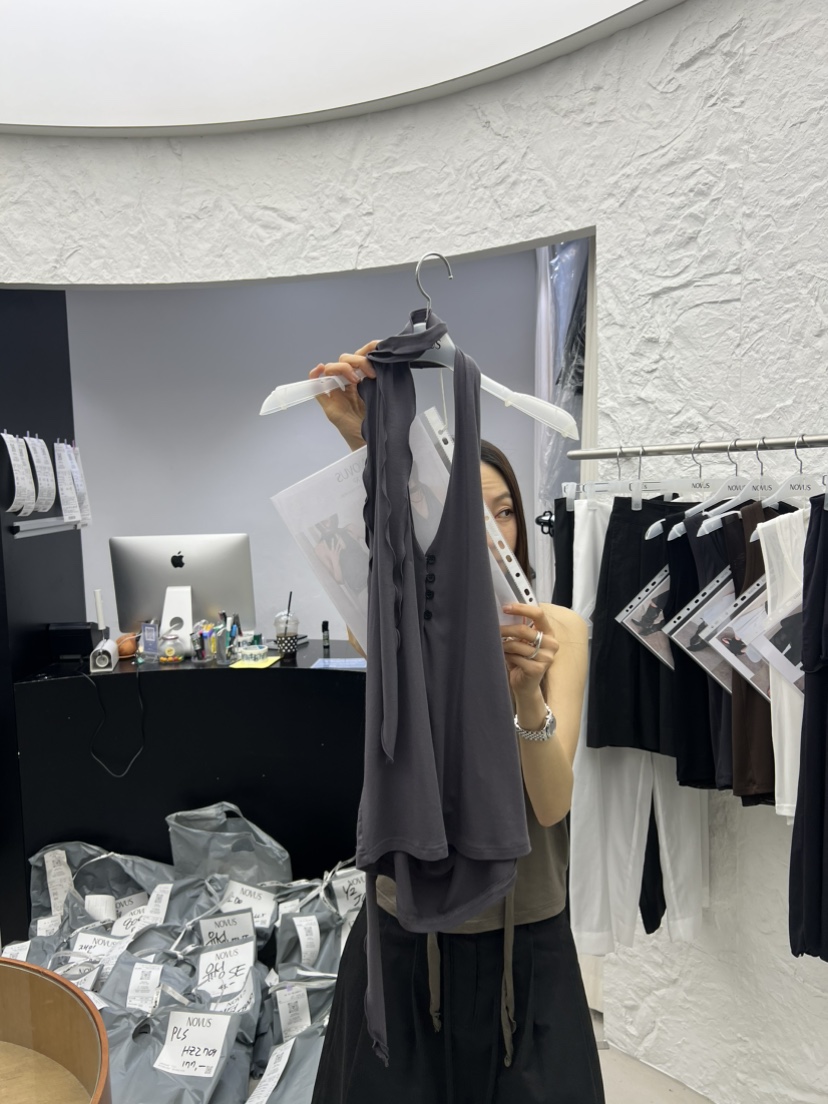 NOVUS韓國直郵實拍女裝新品休閑熱賣人氣26春夏吊帶背心含脖帶NOVUS吊帶/背心圖色3