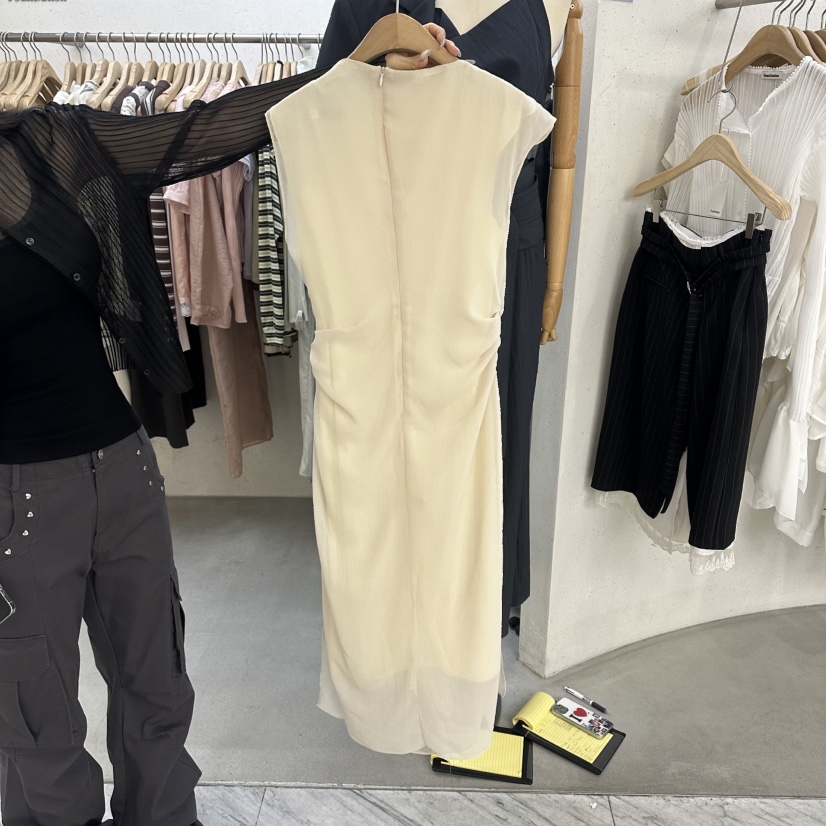 FOUNDATION韓國東大門直郵女裝新品時尚26春夏推薦連衣裙FOUNDATION連衣裙