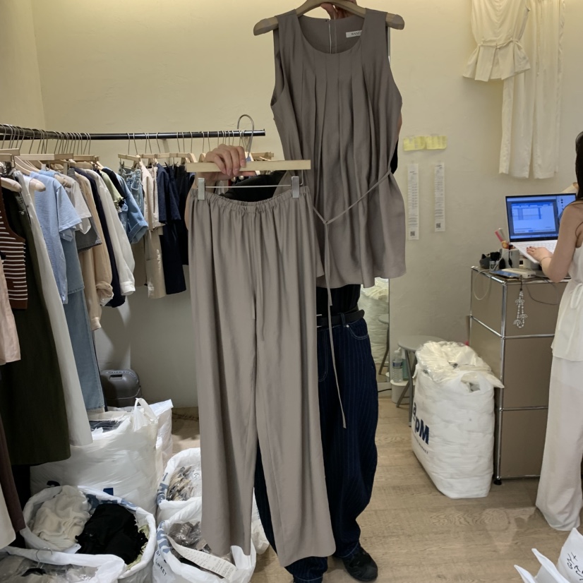 W AND J韓國直郵實拍女裝新款時尚推薦熱賣職業套裝含腰繩W AND J套裝圖色3