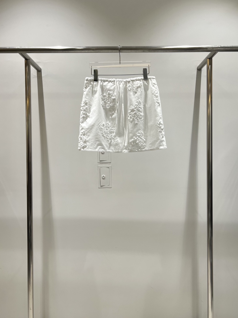 CESTLAVIE韓國東大門代購女裝新款推薦襯衫蕾絲衫蕾絲褶裥CESTLAVIE襯衫/蕾絲衫