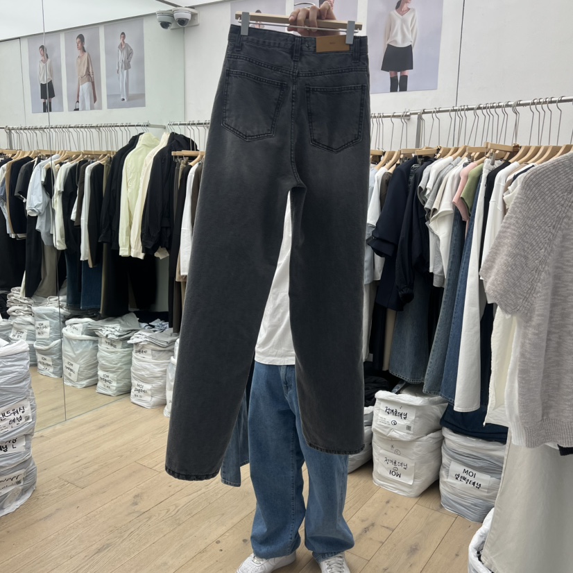 MOI-A韓國直郵實拍女裝新品時尚26春夏職業推薦牛仔褲鏤空MOI-A牛仔褲