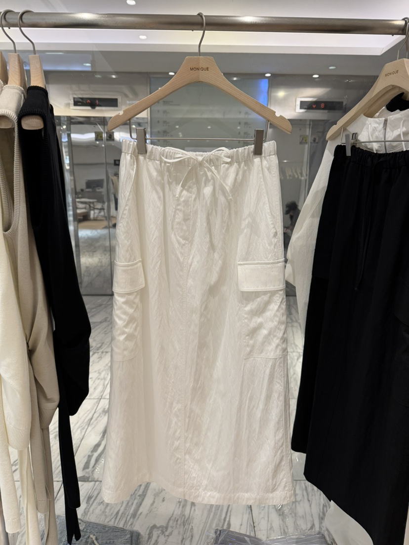 MONIQUE韓國東大門直郵女裝新款時尚職業人氣休閑推薦長裙MONIQUE長裙圖色1